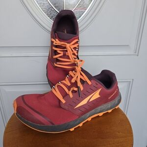Altra Women's Superior 5 Trail Running Shoe Maroon